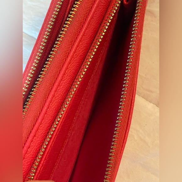 Red Wallet ❤️ - Picture 5 of 5